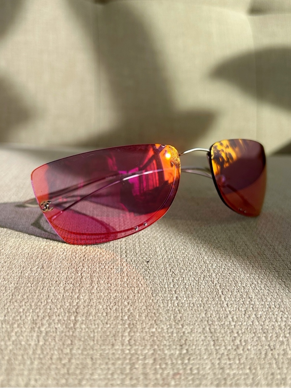 Authentic 90’s Vintage Chanel Pink Rimless Shield Sunglasses - Picture 6 of 16